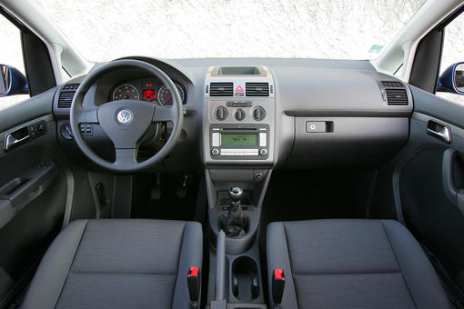Citroën C4 Picasso 1.6 HDi vs Volkswagen Touran 1.9 TDI ...