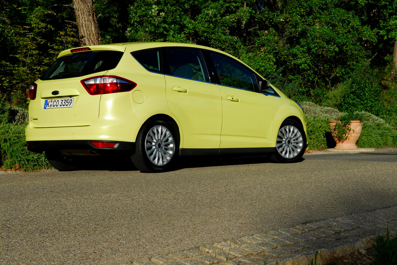 Le Ford C-MAX voit grand pour offrir sept places