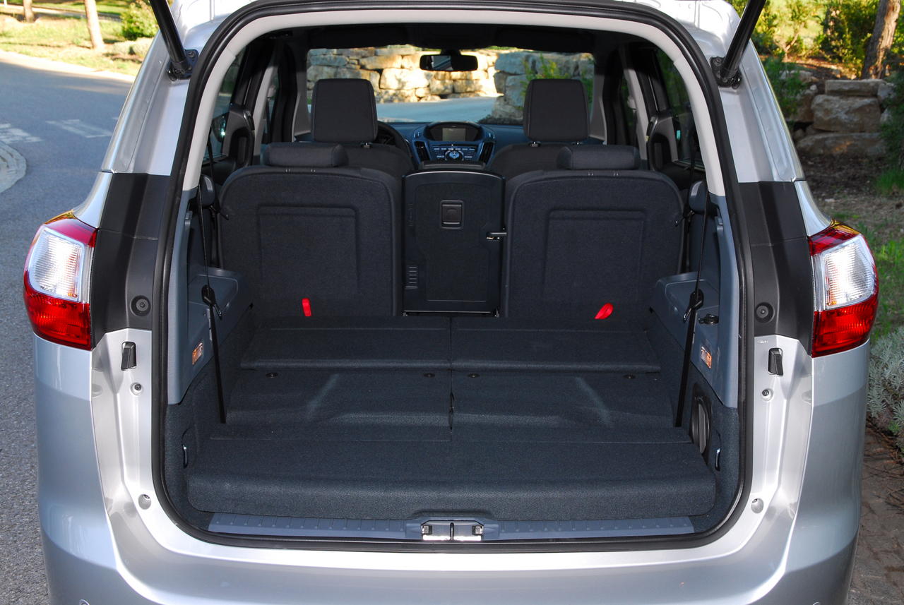 Le Ford C-MAX voit grand pour offrir sept places