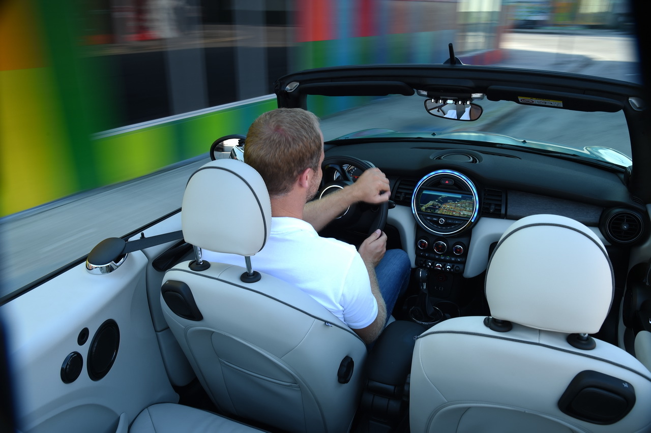 [Image: 2015-mini-cabrio-cooper-04.jpg]