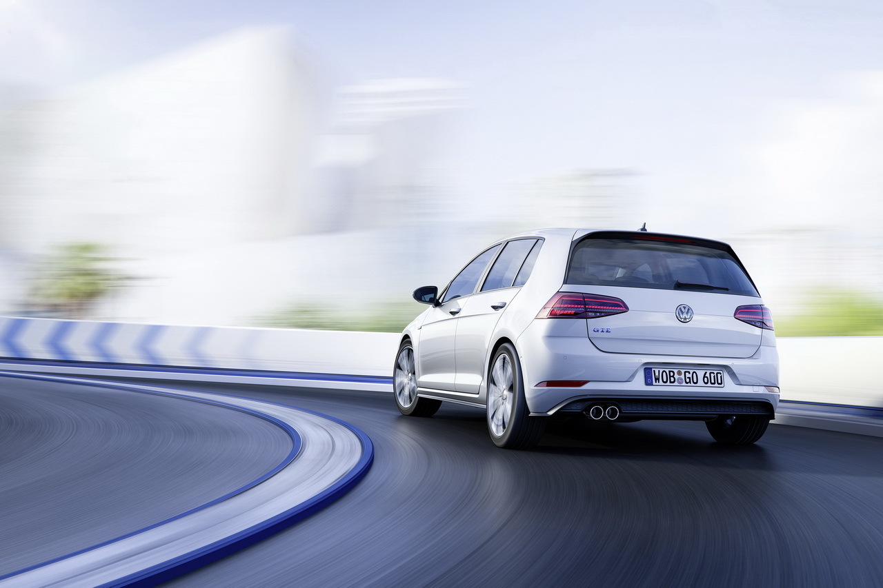 2017-volkswagen-golf-gte-4.jpg