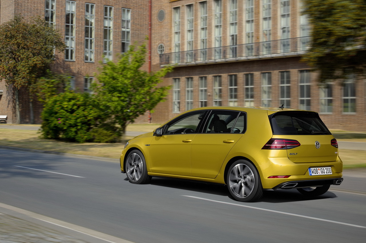 2017-volkswagen-golf-tsi-evo-4.jpg