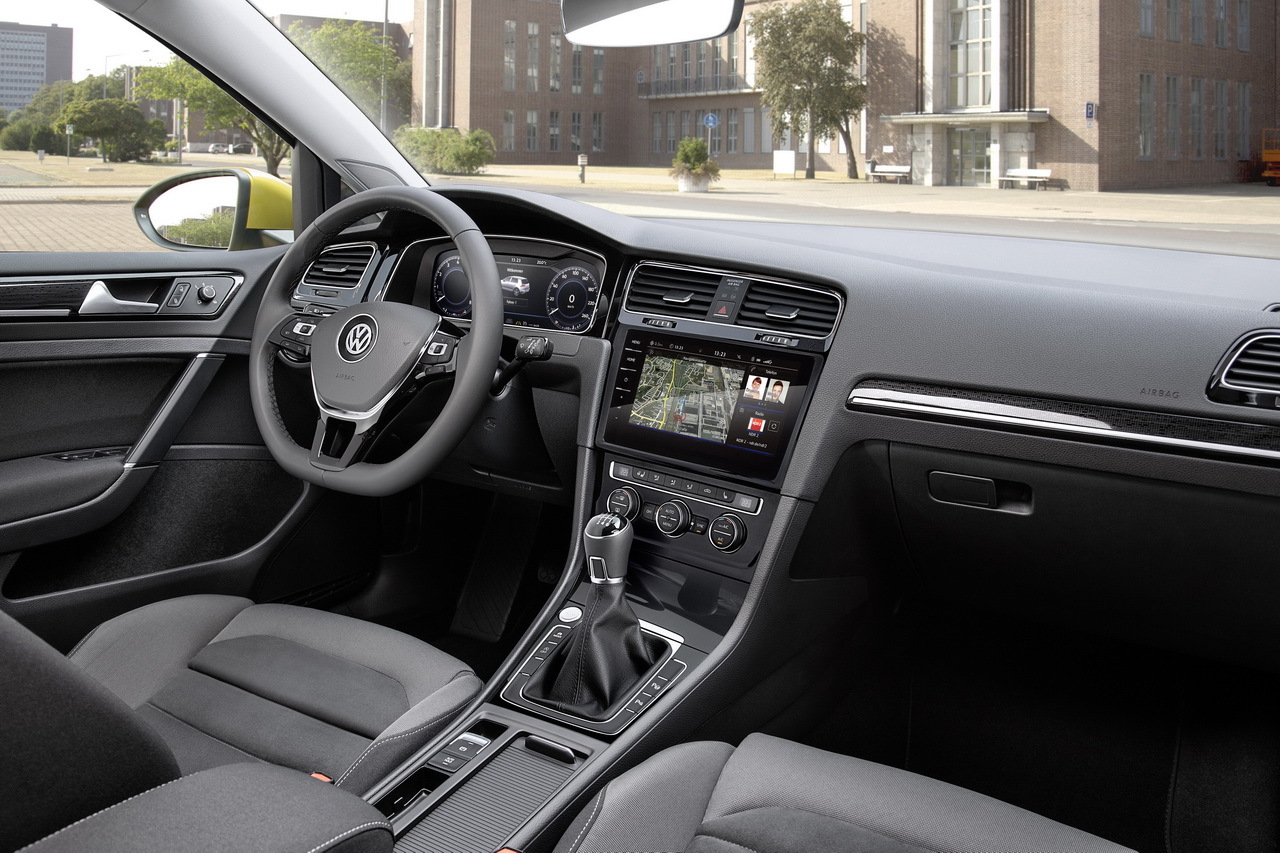 2017-volkswagen-golf-tsi-evo-9.jpg