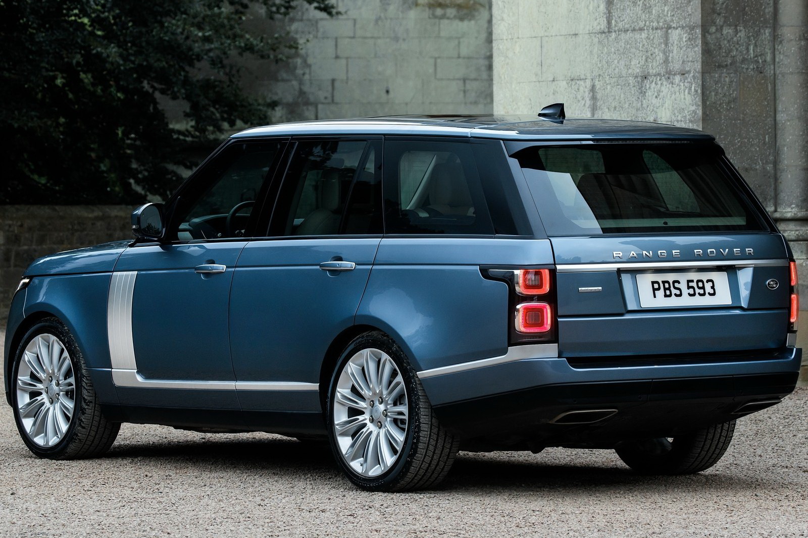 Range Rover 2018 infos, prix, tout sur le nouveau Range Rover Photo 2 L