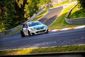308 Racing Cup Team Altran 24H Nurburgring 2018 action avant droite