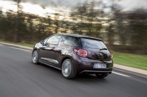 Ici photographiée en So Irresistible à 21 500 € (jantes 17'', feux mi-LED mi-Xénon), la DS3 PureTech 110 s'achète à partir de 19 500 € en Be Chic.