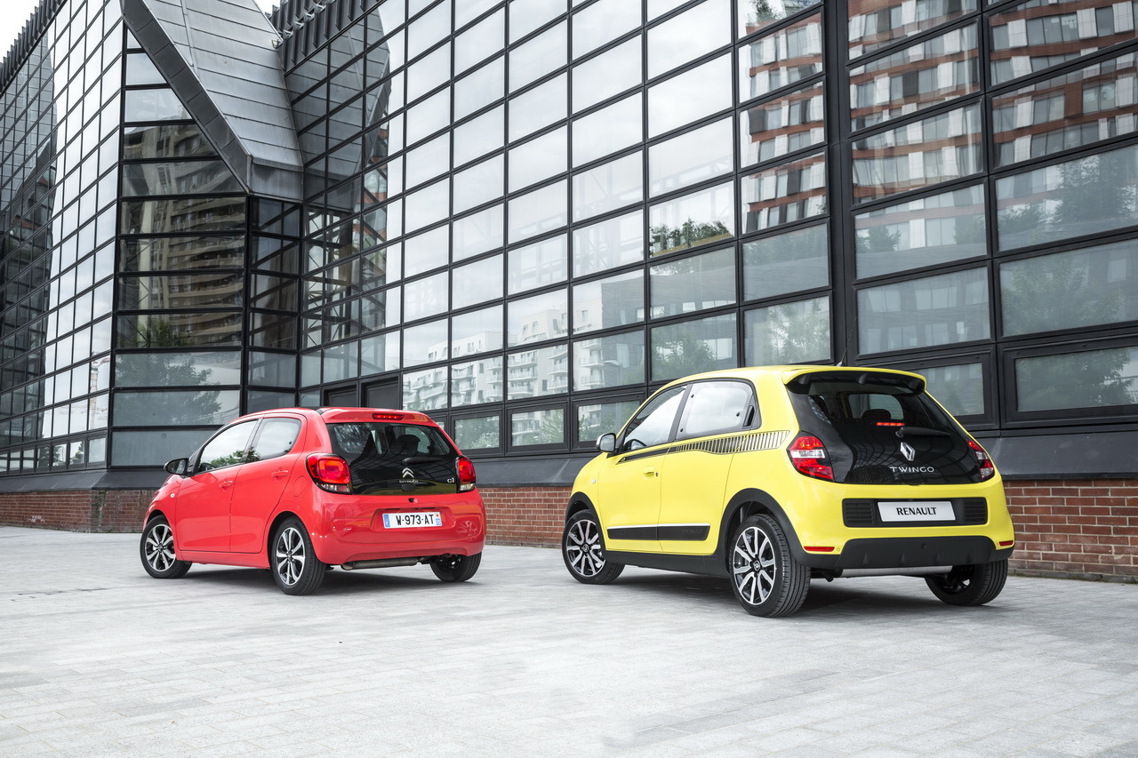 http://www.largus.fr/images/images/Citroen-c1-2014-vs-renault-twingo-2014-03.jpg