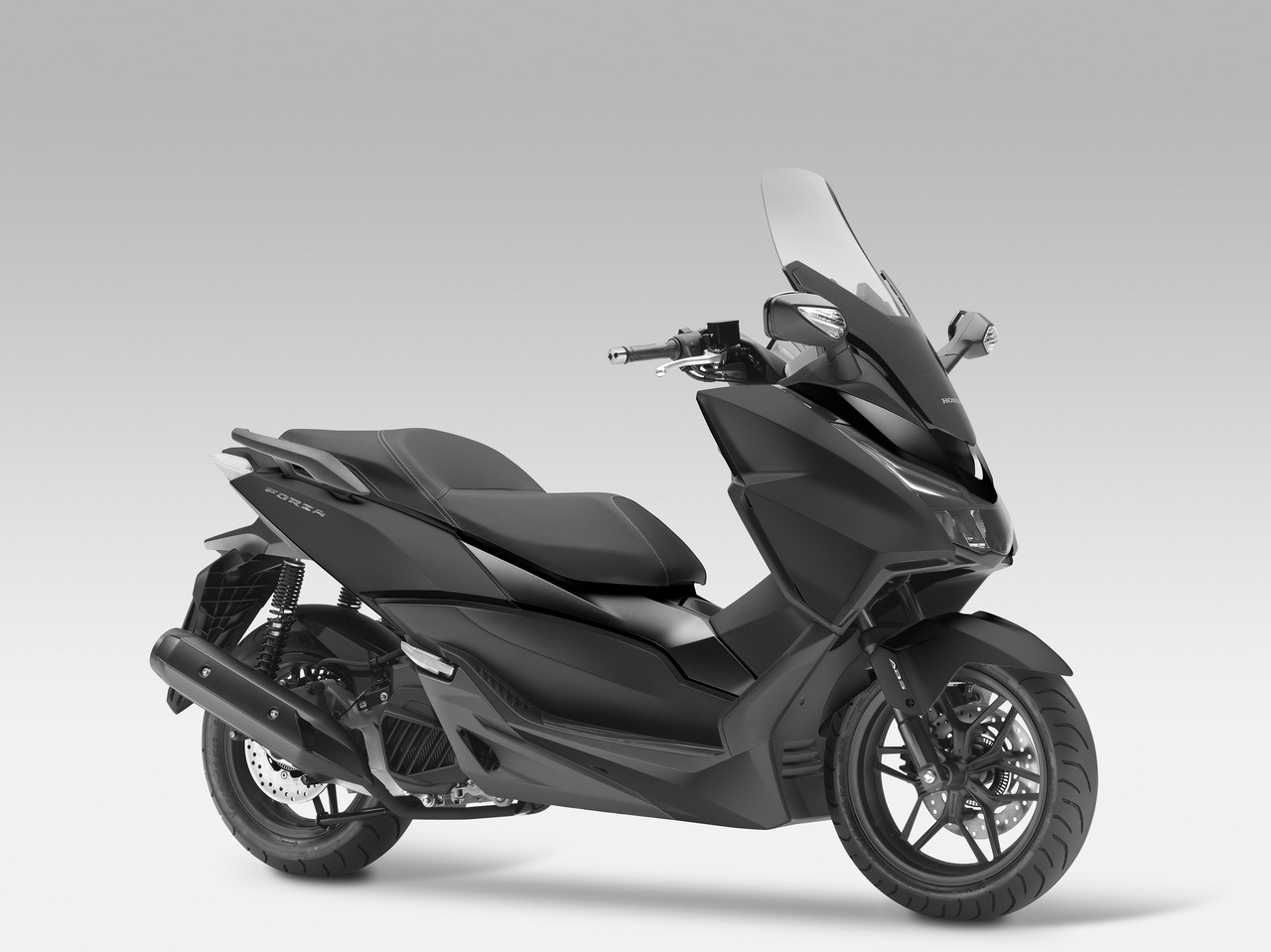 http://www.largus.fr/images/images/Honda-Forza-125-2015-08.jpg