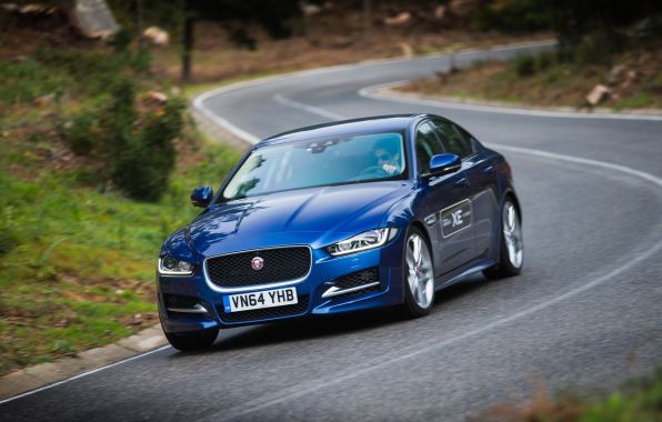 La nouvelle Jaguar XE à l'essai en avant-première