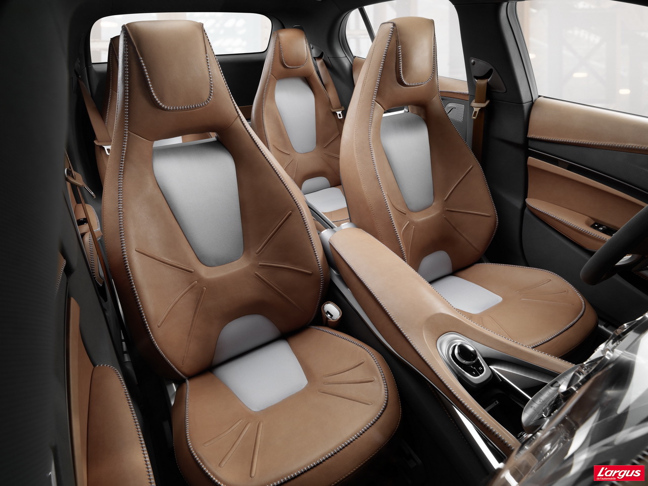 Mercedes dévoile son petit 4 x 4 GLA