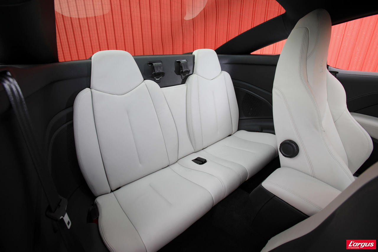 Place arriere rcz