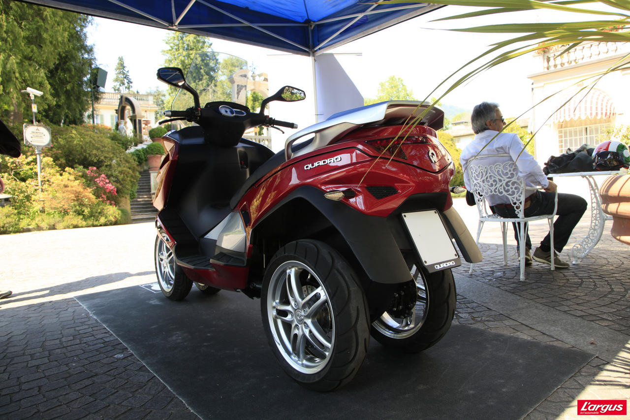 Quadro 3D : mieux que le Piaggio MP3 ?