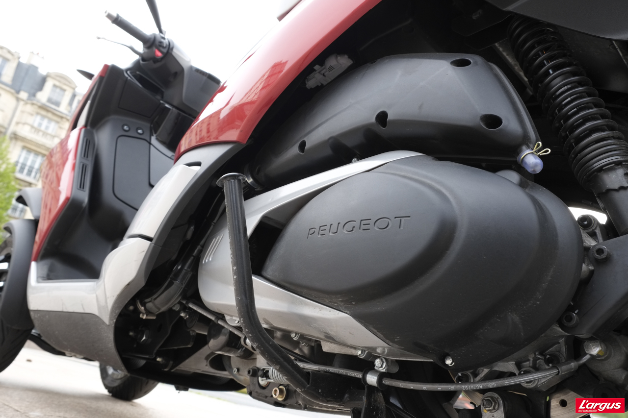 Peugeot Metropolis 400, l'alternative française aux tricycles italiens