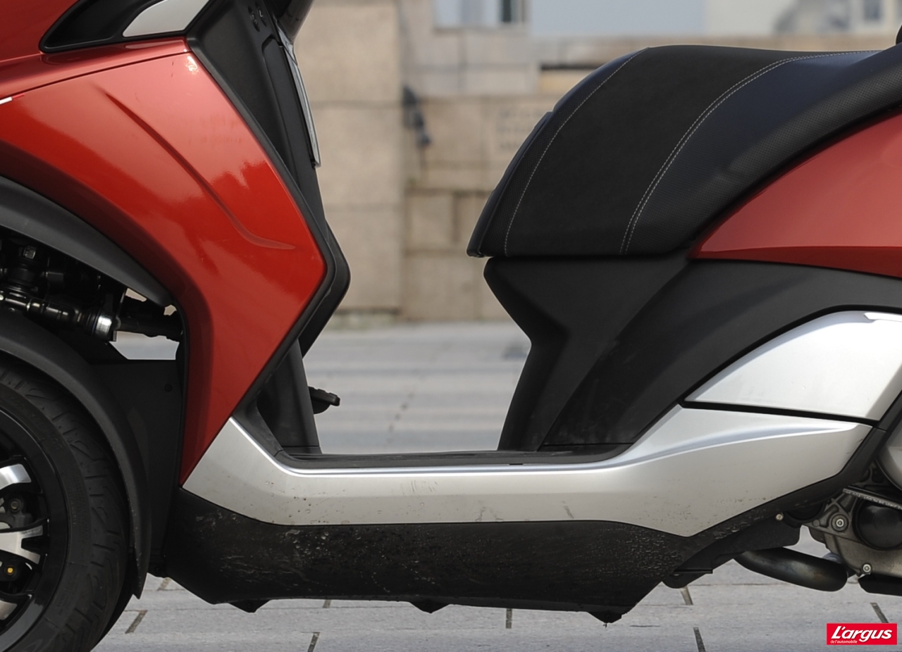Peugeot Metropolis 400, l'alternative française aux tricycles italiens