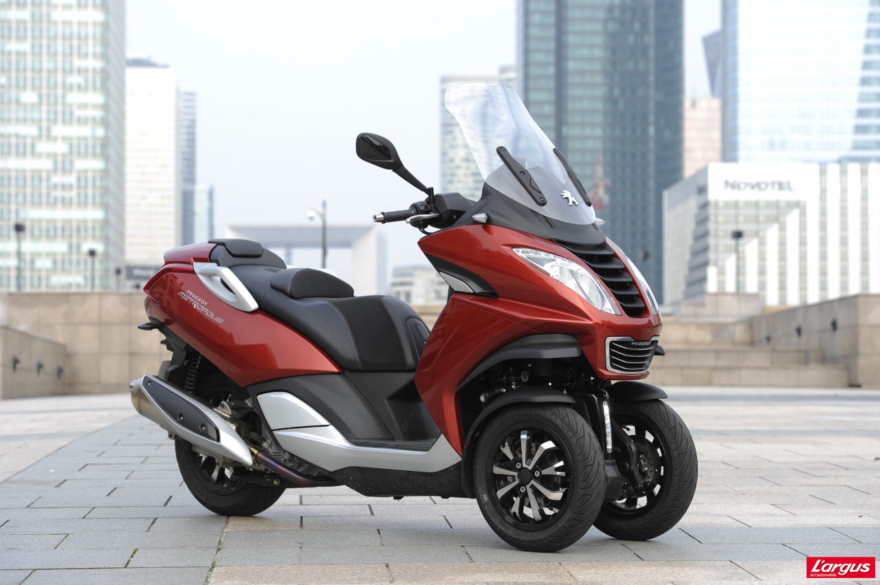 Peugeot Metropolis 400, l'alternative française aux tricycles italiens