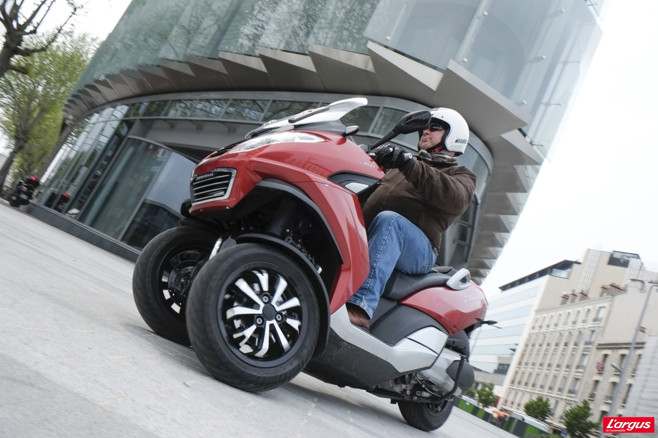 Peugeot Metropolis 400, l'alternative française aux tricycles italiens