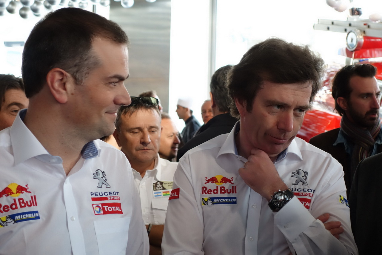 De gauche à droite : Maxime Picat, directeur de Peugeot, et Bruno Famin, directeur de Peugeot Sport.