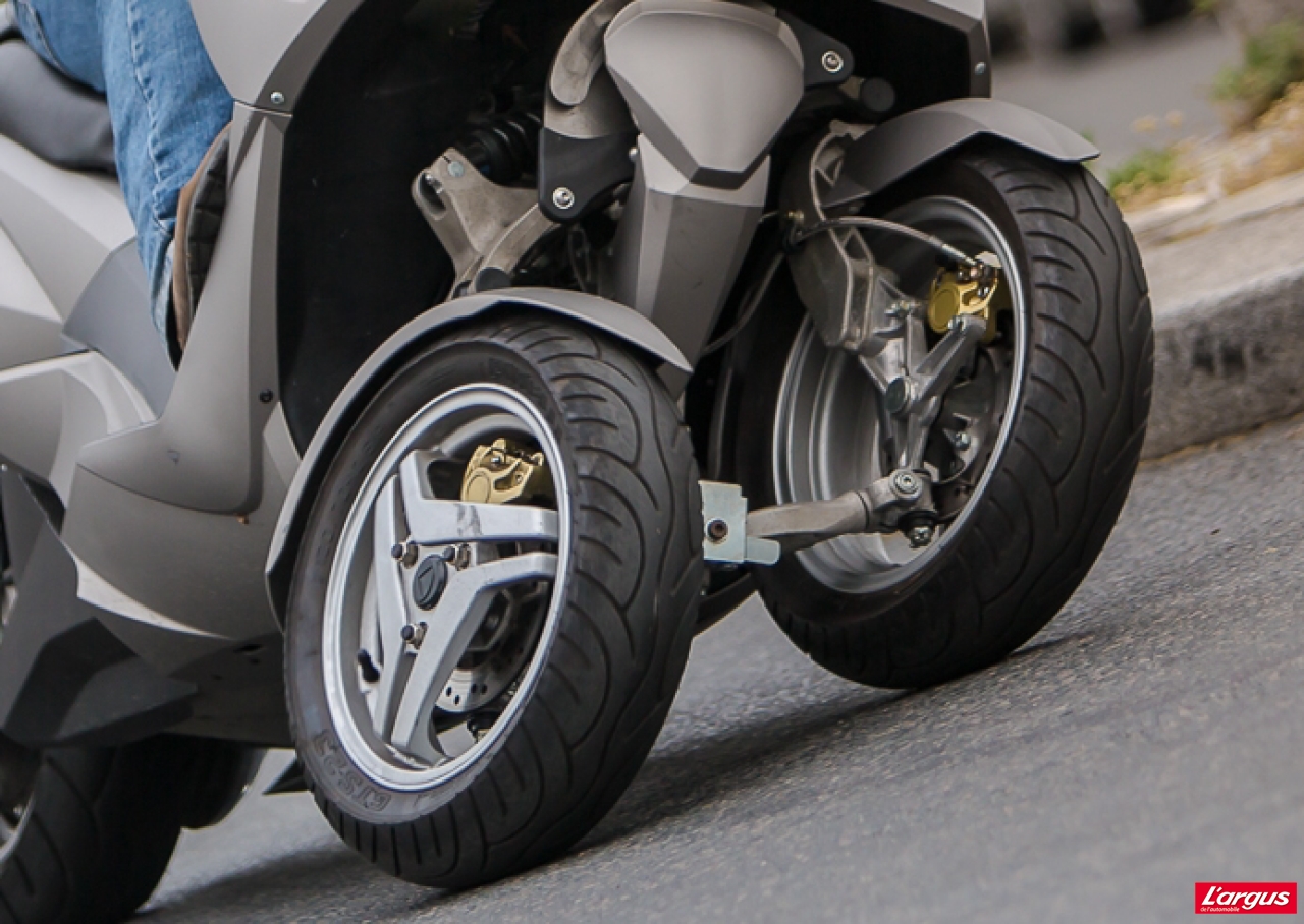 leaning reverse trike