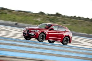 Alfa Romeo Stelvio Quadrifoglio rouge 2018 action avant gauche sur piste