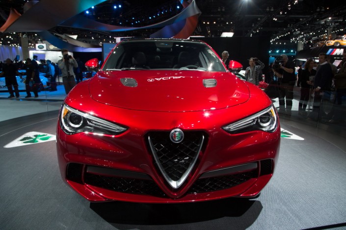 alfa-romeo-stelvio-suv-2016-06.jpg?quali