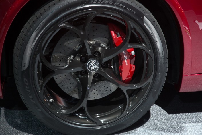 alfa-romeo-stelvio-suv-2016-07.jpg?quali