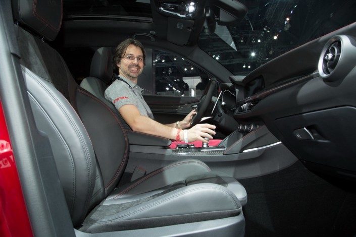 alfa-romeo-stelvio-suv-2016-08.jpg?quali