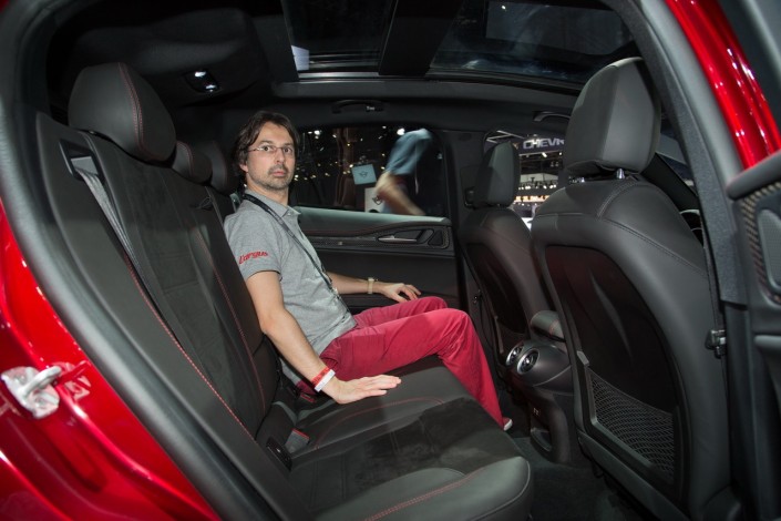 alfa-romeo-stelvio-suv-2016-09.jpg?quali