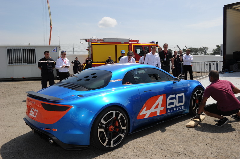 alpine-renault-celebration-concept-47.jpg