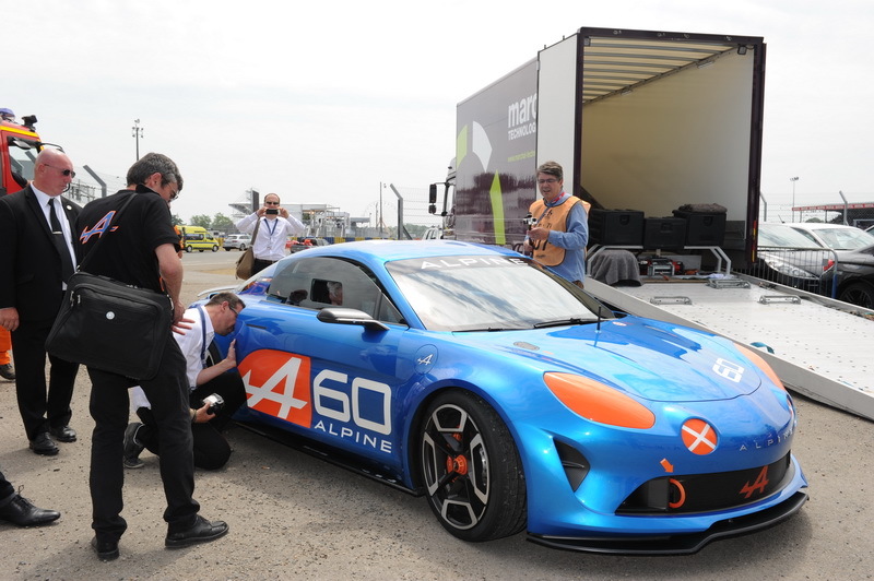 alpine-renault-celebration-concept-49.jpg