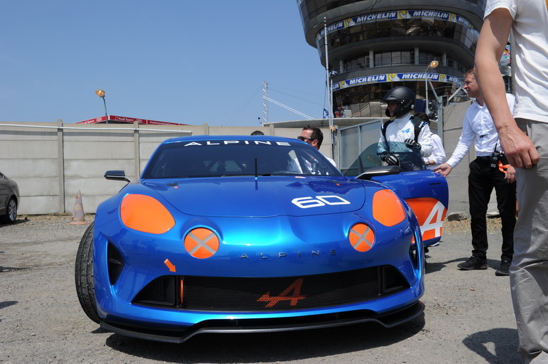 alpine-renault-celebration-concept-50.jpg