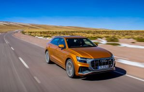 audi Q8 sur la route