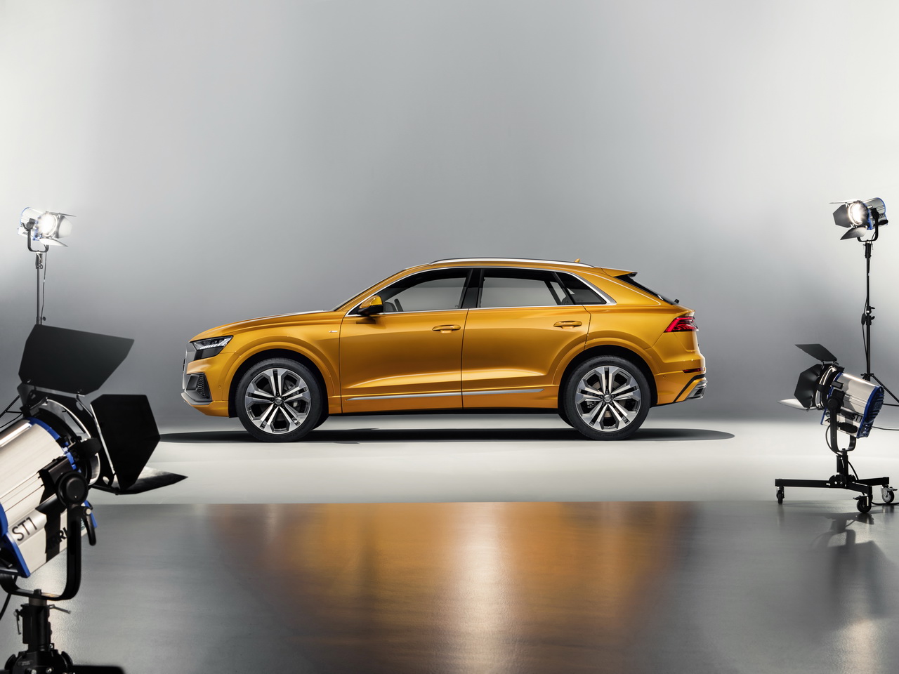 [Image: audi-q8-orange-2018-03.jpg]