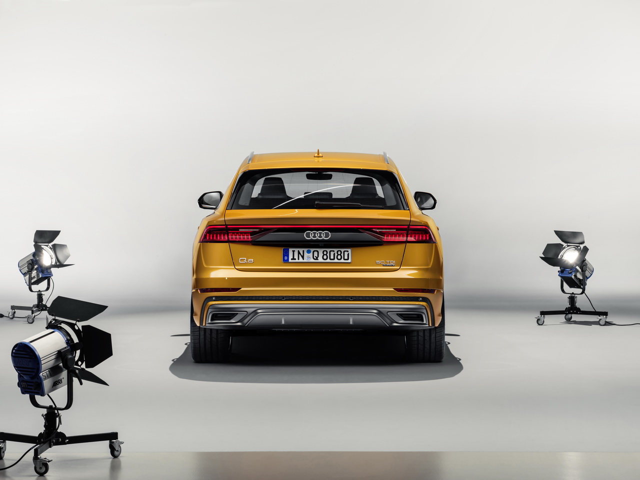 [Image: audi-q8-orange-2018-04.jpg]