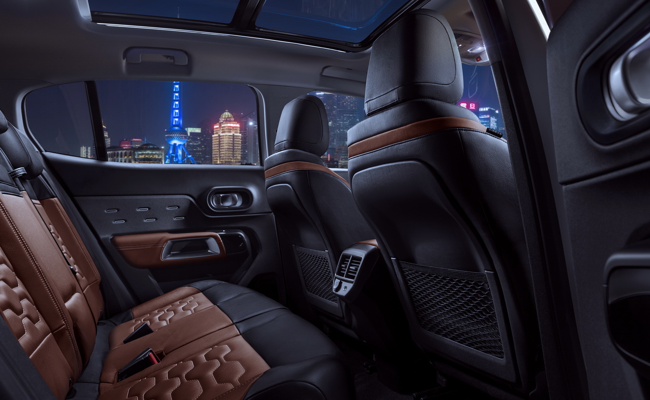 [Image: cl-17-037-007-redimensionner.jpg]