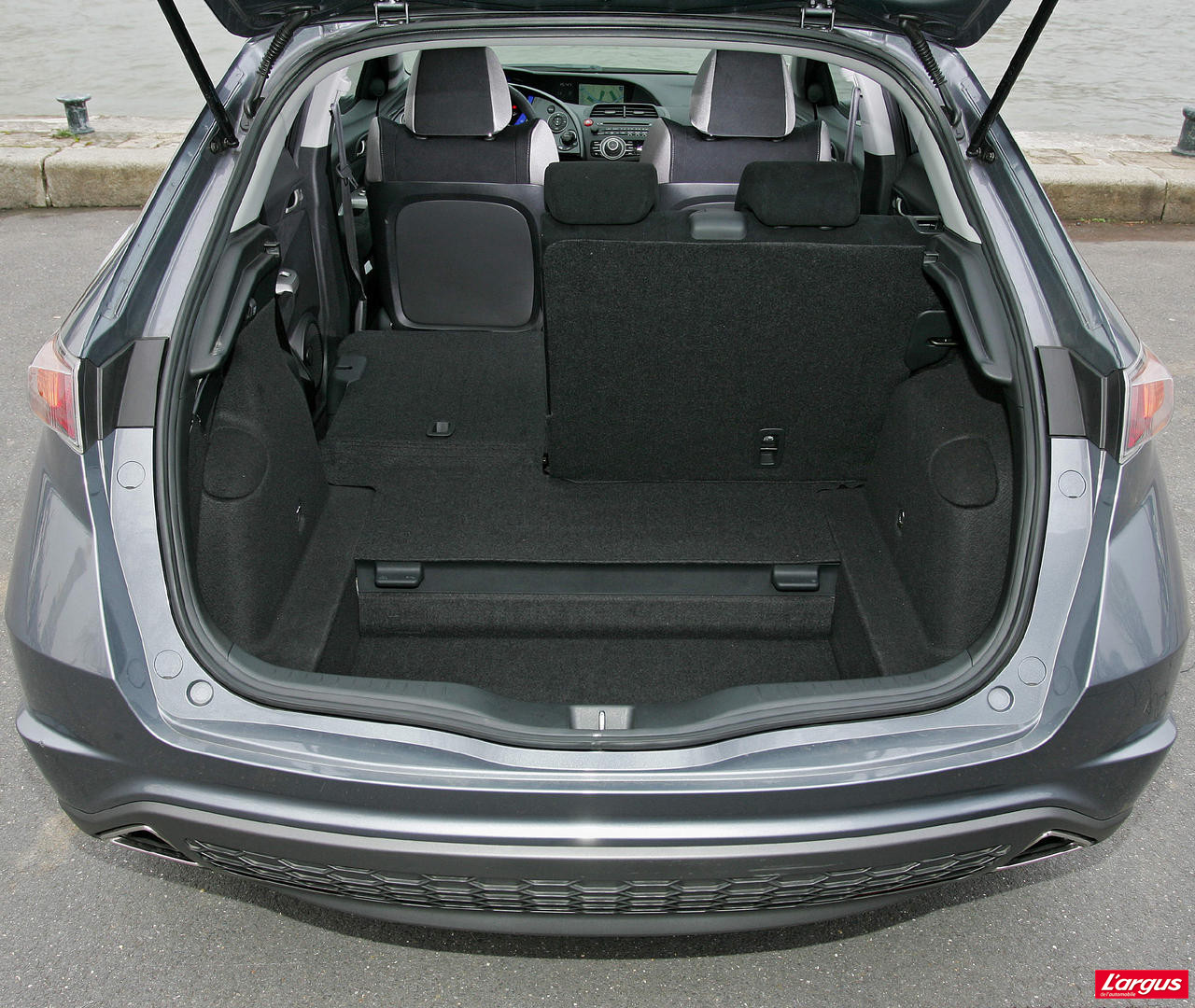 Honda civic viii vie à bord