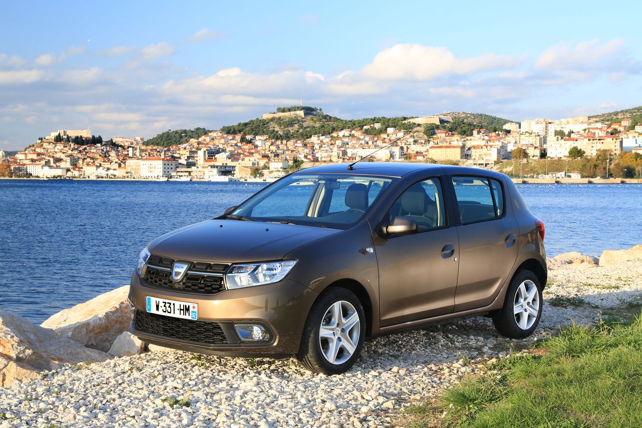 Essai Dacia Sandero restylée (2017) : basique mais pas ...