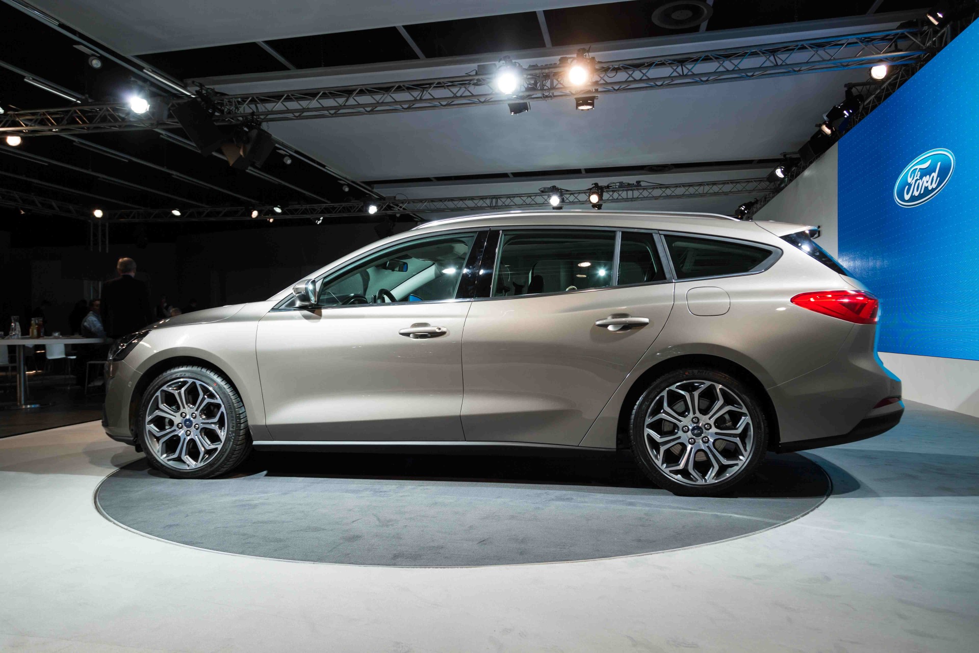 ford-focus-sw-2018-22.jpg