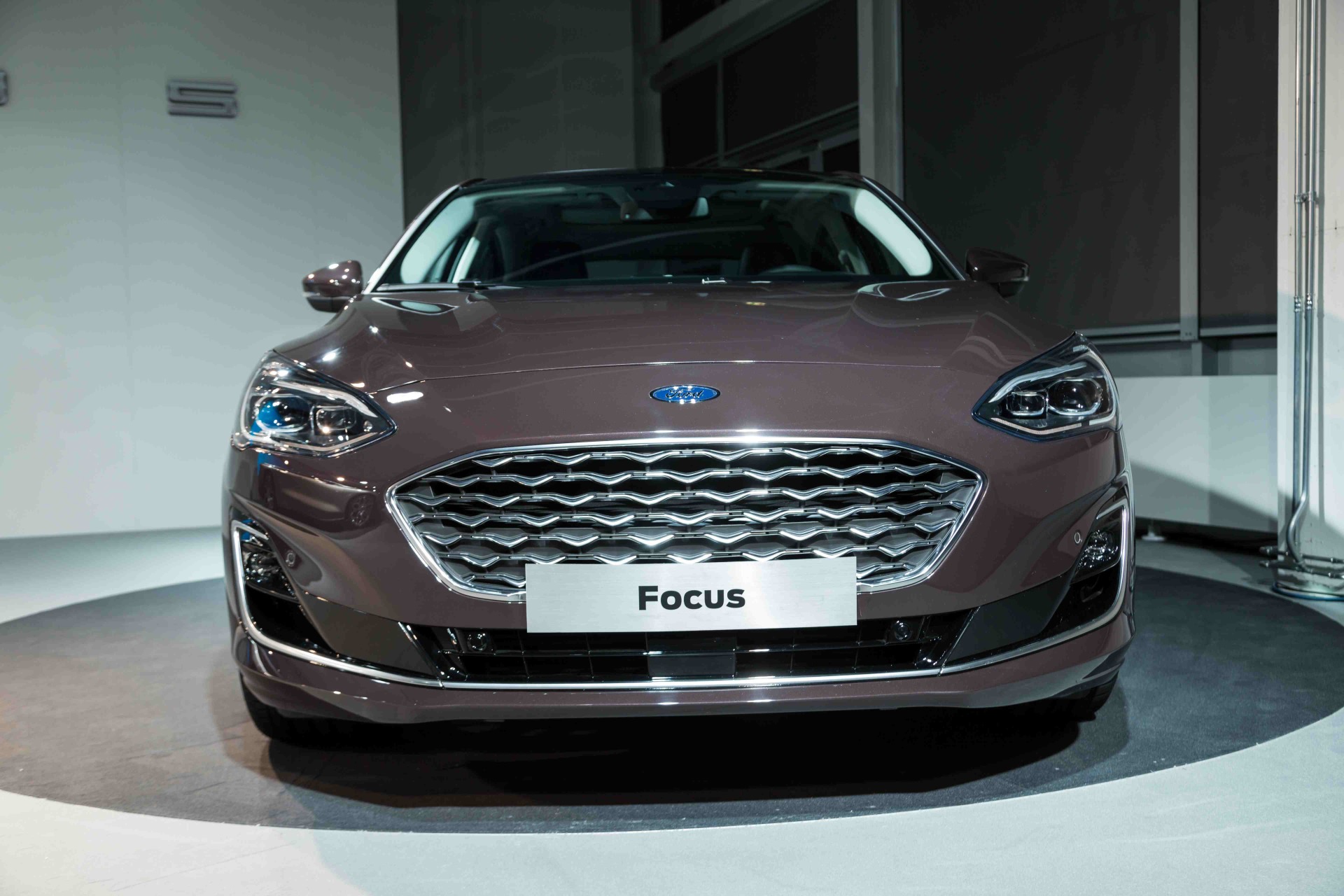 ford-focus-vignale-2018-1.jpg