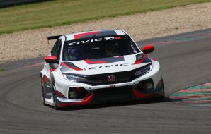 La Honda Civic TCR évolue dans le championnat du monde des voitures de tourisme, le WTCR, anciennement WTCC.