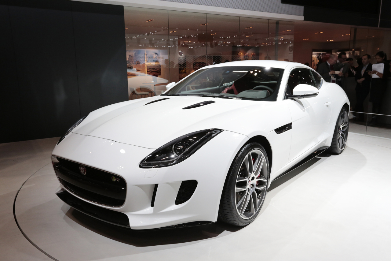 jag_f-type_coupe_tokyo_image_211113_02.j