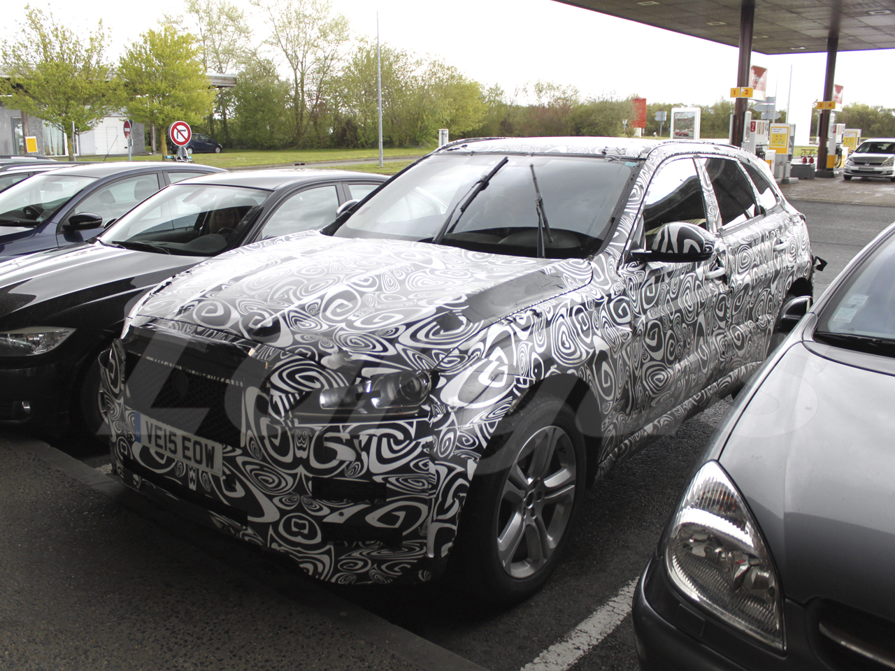 SCOOP. Jaguar F-Pace hybride, le SUV rechargeable débusqué ... SCOOP. Jaguar F-Pace hybride, le SUV rechargeable débusqué ...