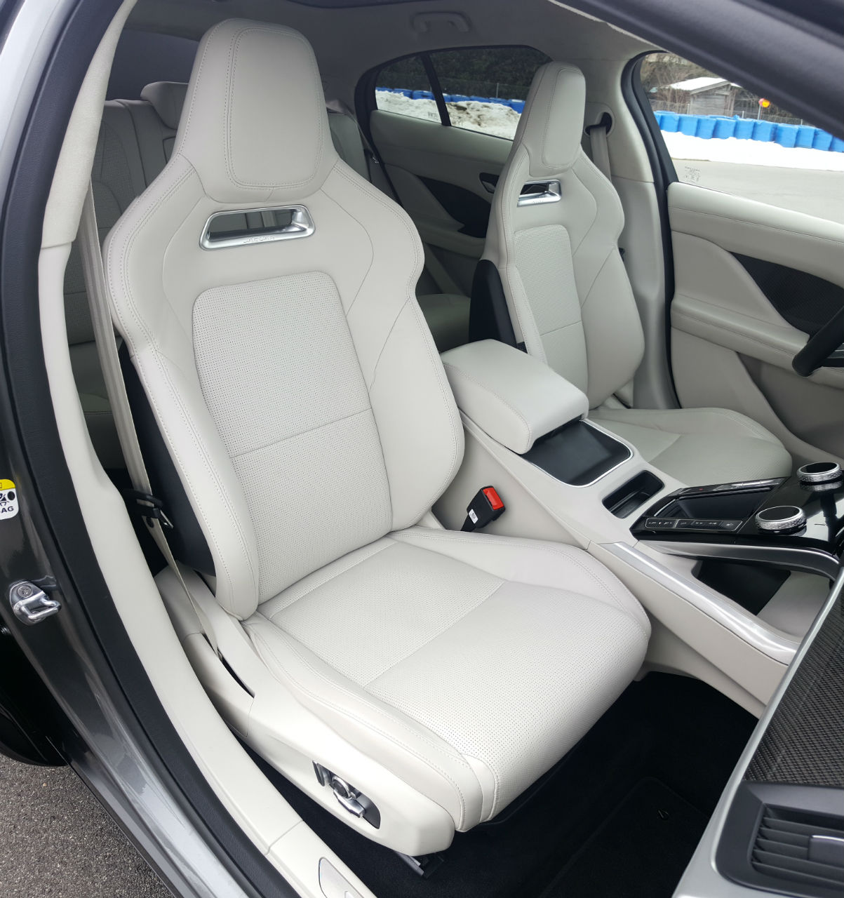 jaguar-i-pace-2018-48.jpg