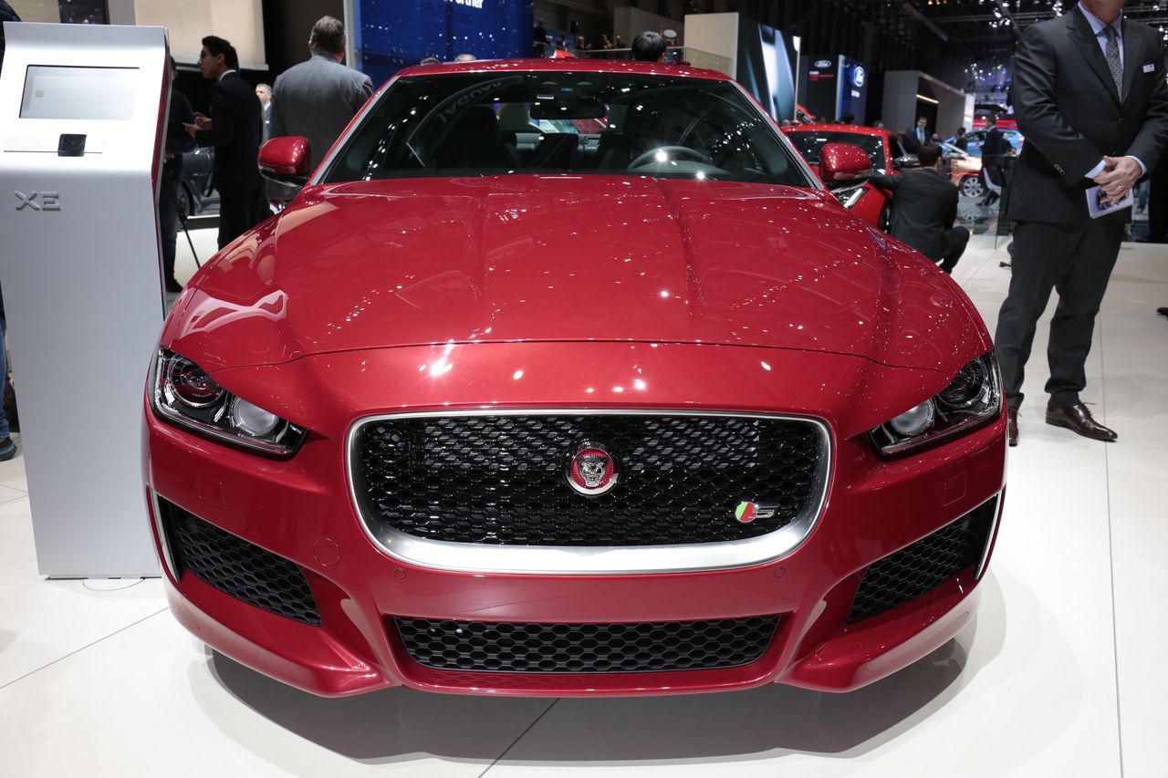 Jaguar XE (2017) : du nouveau en essence et en diesel