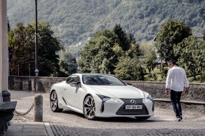 vue 3/4 avant lexus lc500h