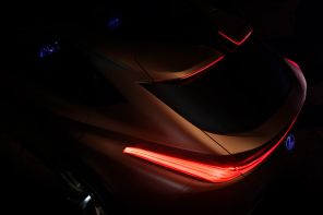 concept-car Lexus LF-1 Limitless teaser Detroit NAIAS 2018