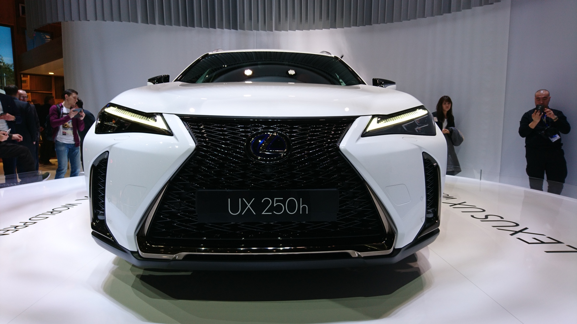 lexus-ux-geneve-2018-0683.jpg