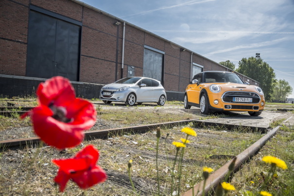 Mini Cooper S 2014 vs Peugeot 208 GTi : le match des héritières !