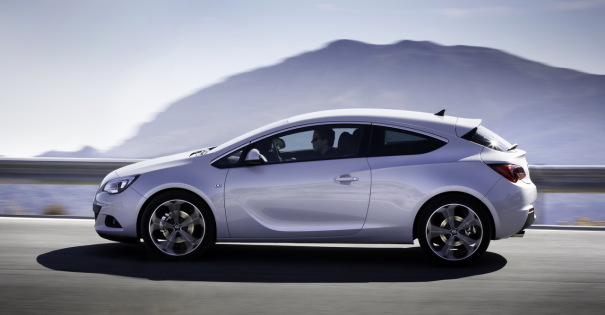 Essai Opel Astra GTC 1.6 turbo de 200 ch : les jambes lourdes