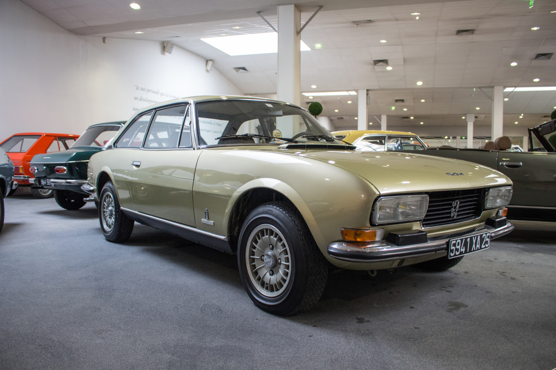 Musée de l'Aventure Peugeot en route pour l'histoire ! 504 Coupé