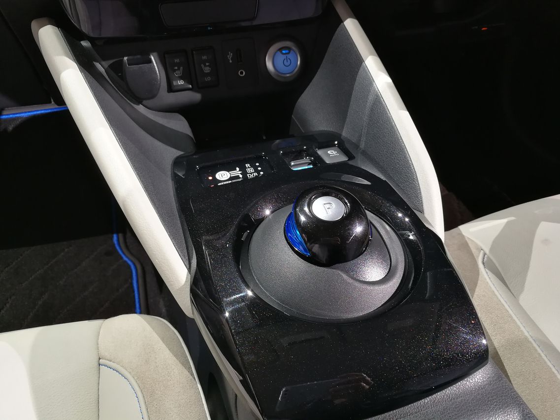 nissan-leaf-2-2017-06.jpg